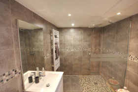 2nd floor bathroom