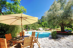 The swimming pool at L'Oppidum du Levant